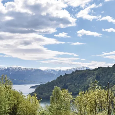 4 Bedroom Beautiful In Holiday home *